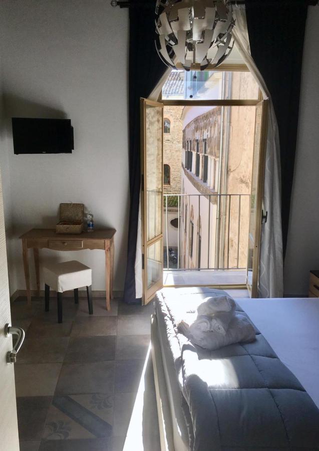 B&B Palazzo Fruscione 萨莱诺 外观 照片